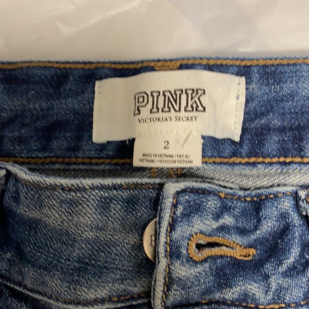 Victoria Secret Pink Denim Shorts. - Picture 4 of 9